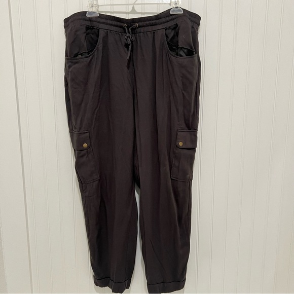 Chico's Dark Olive Green  Cargo jogger Pants 3 NWOT - Picture 1 of 6